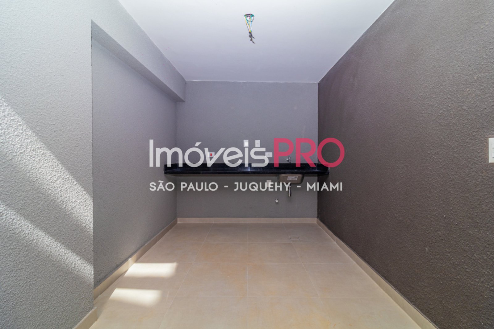 Foto :: IP40244