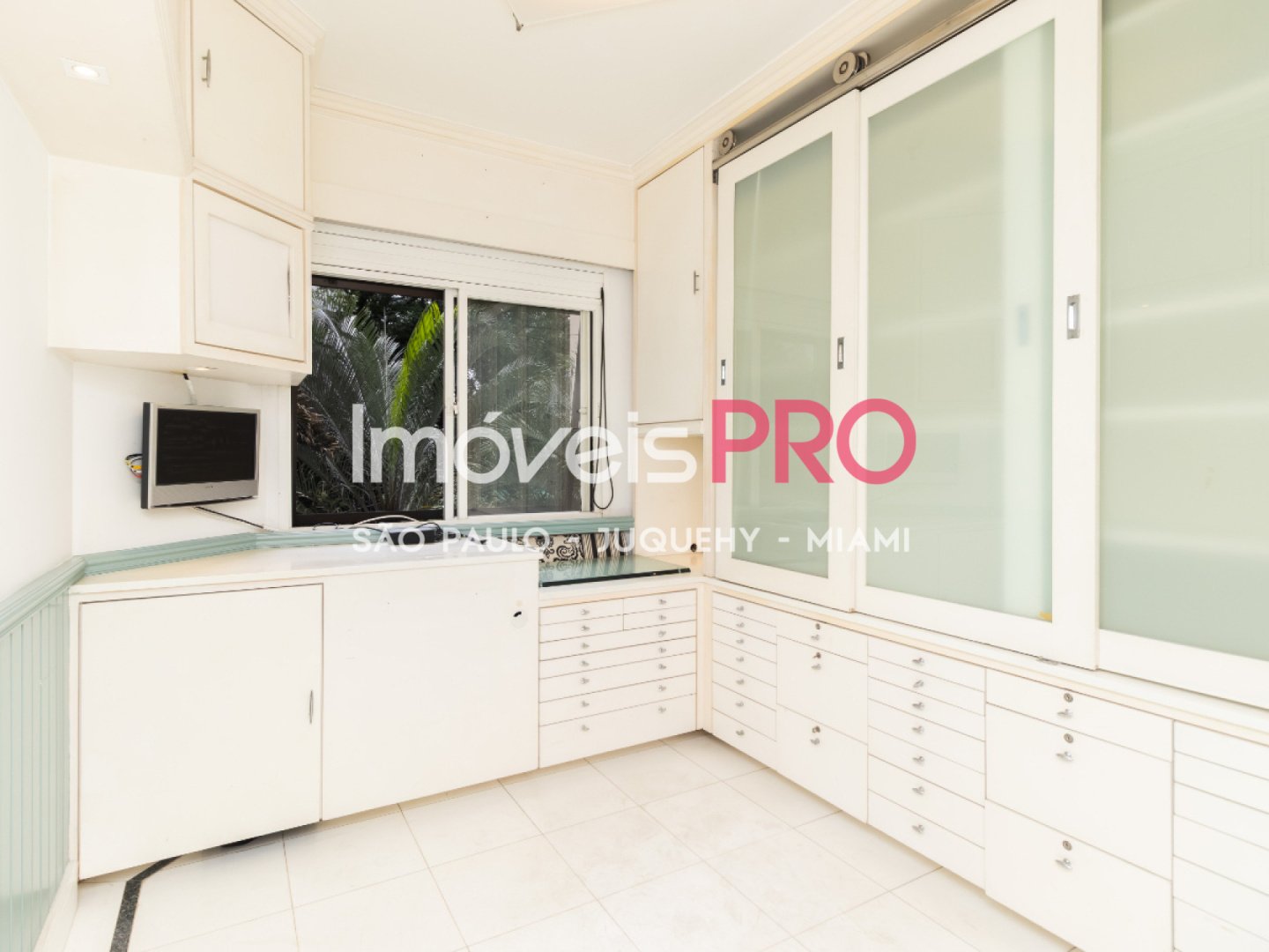 Foto :: https://assets.imoveispro.com.br/thumb/IP40246/apartamento-venda-vila-nova-conceicao_IP40246_11_1920x1080.jpg?