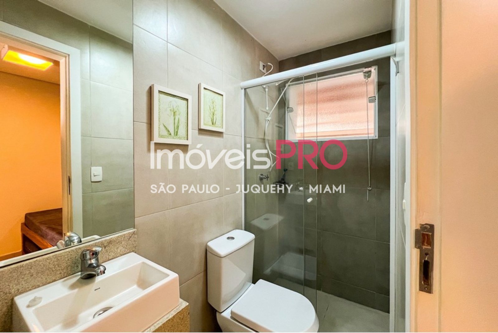 Foto :: IP40258