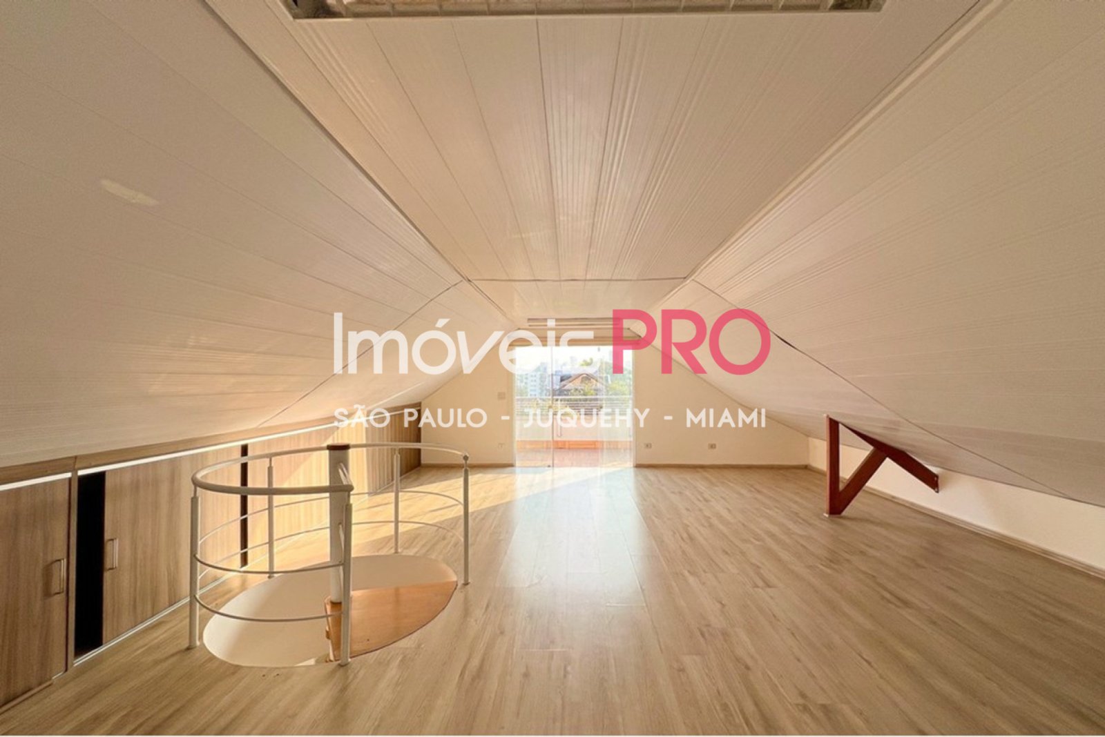 Foto :: https://assets.imoveispro.com.br/thumb/IP40258/casa-venda-mirandopolis_IP40258_35_1920x1080.jpg?