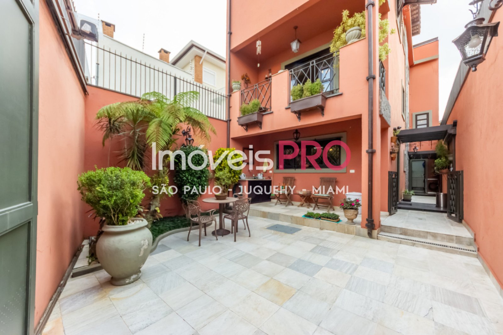 Foto :: https://assets.imoveispro.com.br/thumb/IP40260/casa-venda-planalto-paulista_IP40260_29_1920x1080.jpg?