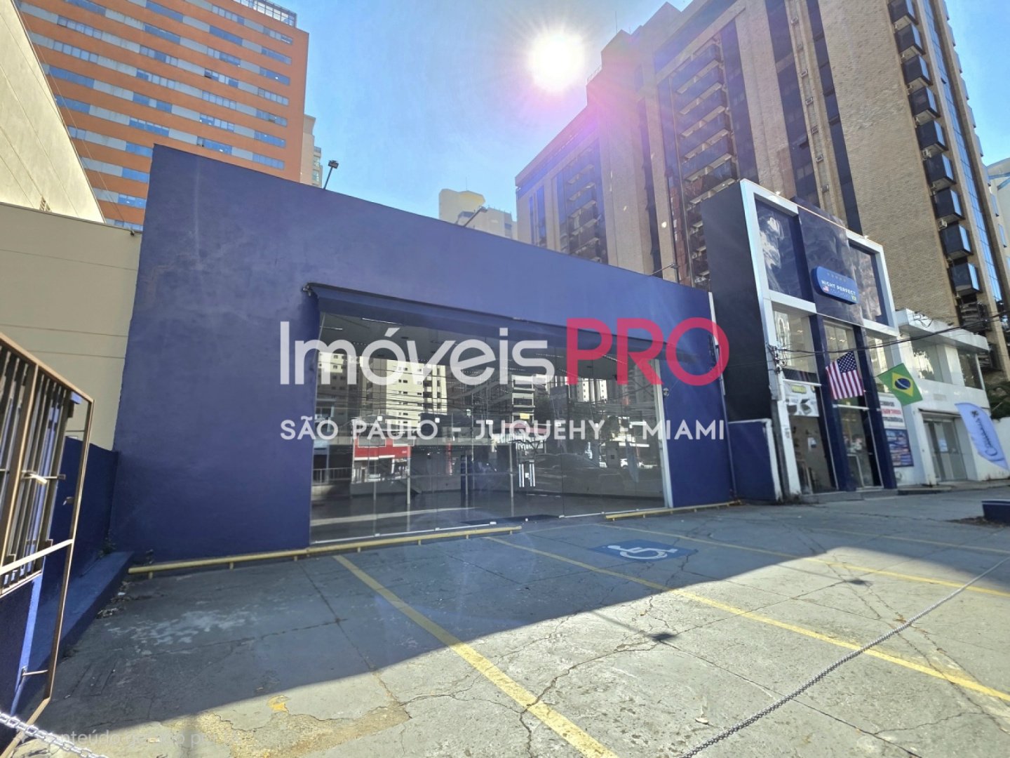 Foto :: IP40272