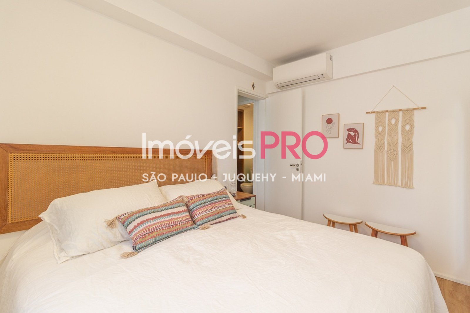 Foto :: https://assets.imoveispro.com.br/thumb/IP40275/apartamento-venda-pinheiros_IP40275_11_1920x1080.jpg?