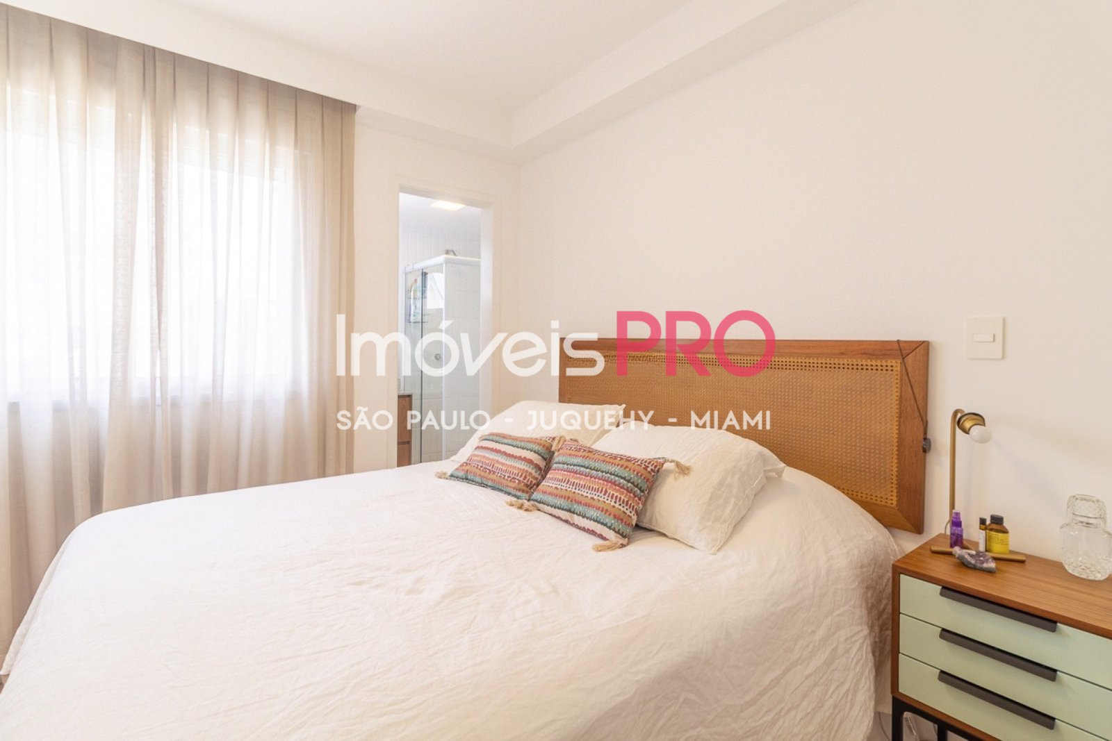 Foto :: IP40275
