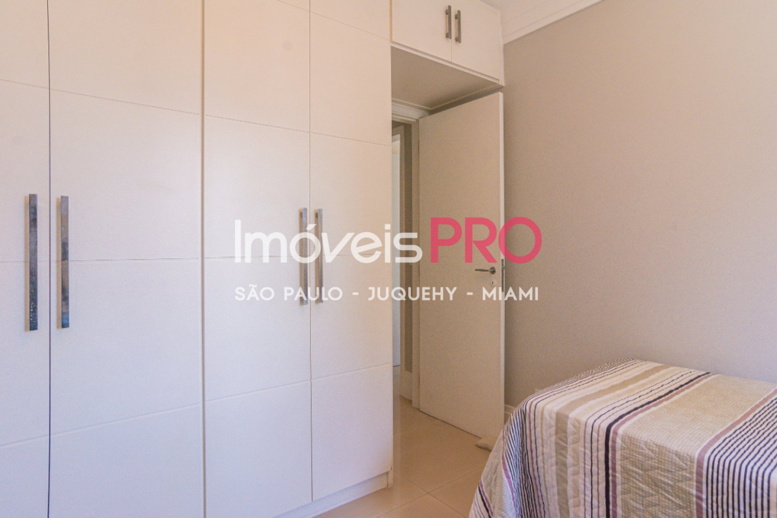 Foto :: IP40279
