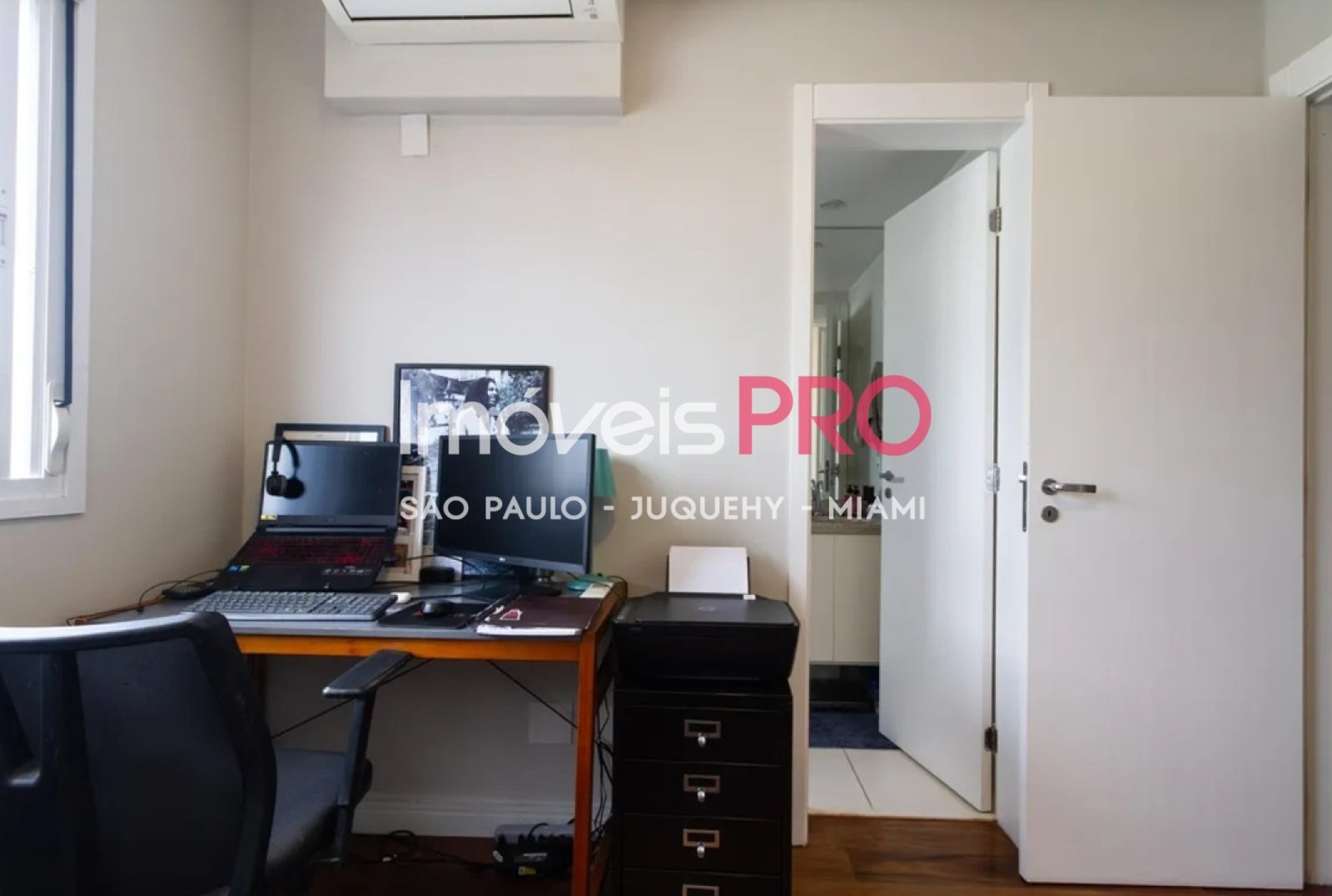 Foto :: IP40282