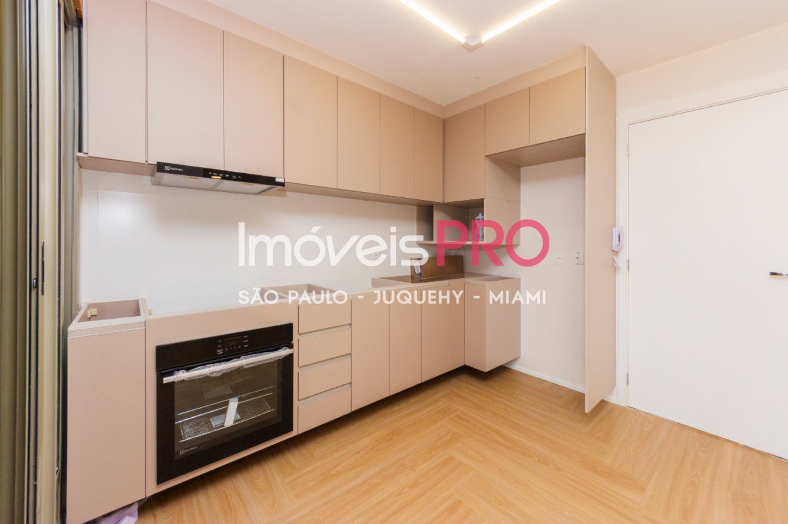 Foto :: https://assets.imoveispro.com.br/thumb/IP40289/apartamento-venda-moema_IP40289_11_1920x1080.jpg?
