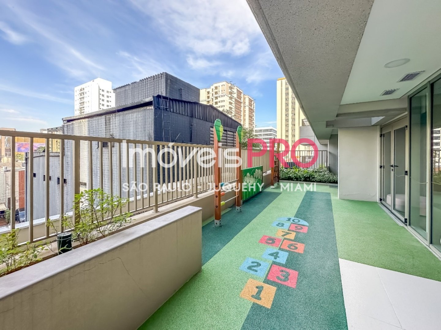 Foto :: https://assets.imoveispro.com.br/thumb/IP40289/apartamento-venda-moema_IP40289_35_1920x1080.jpg?