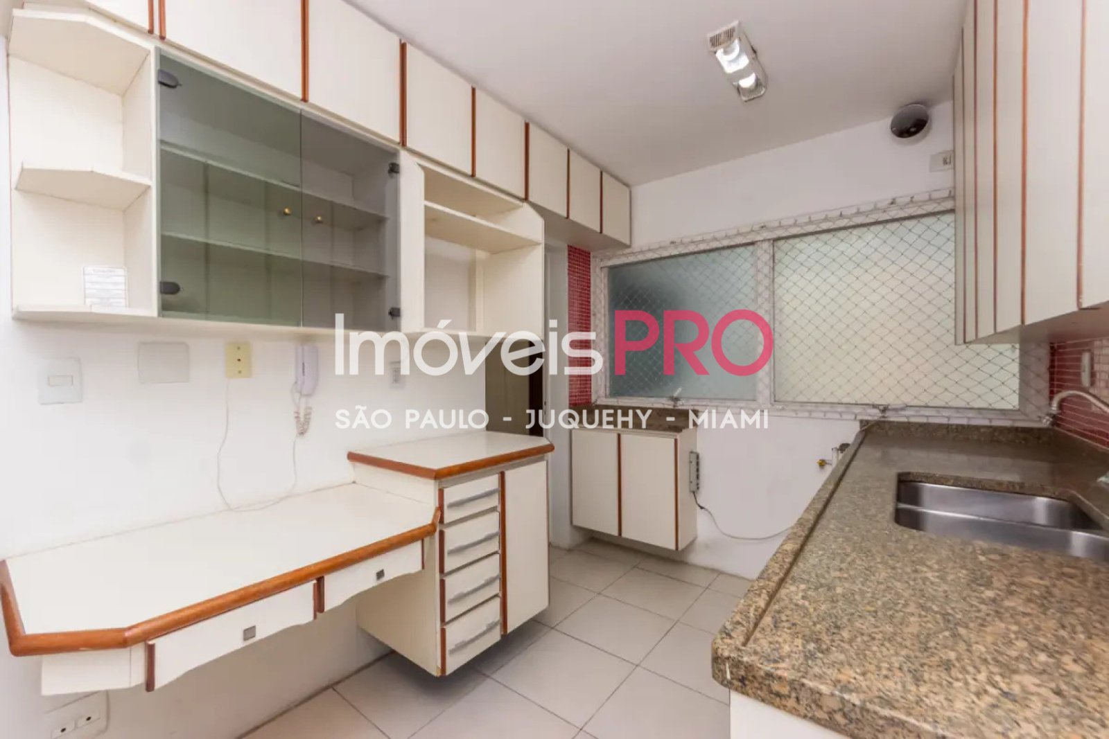 Foto :: IP40295