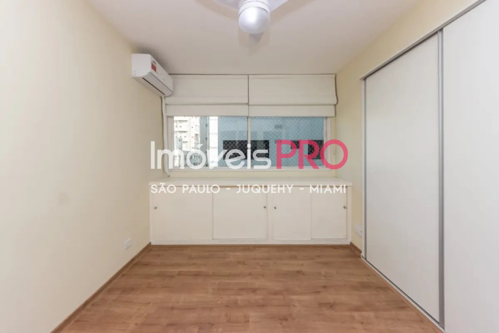 Foto :: IP40295