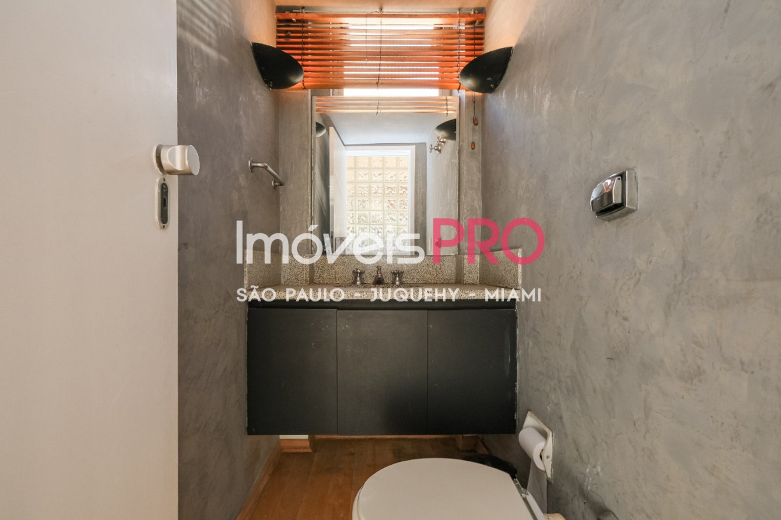 Foto :: IP40307