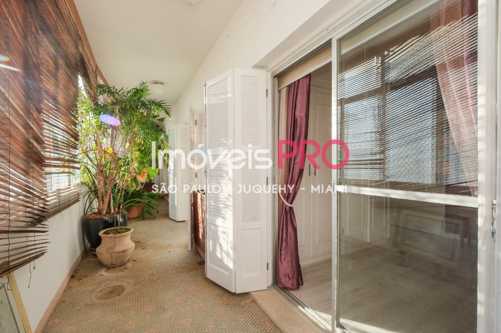 Foto :: https://assets.imoveispro.com.br/thumb/IP40307/apartamento-venda-itaim-bibi_IP40307_29_1920x1080.jpg?