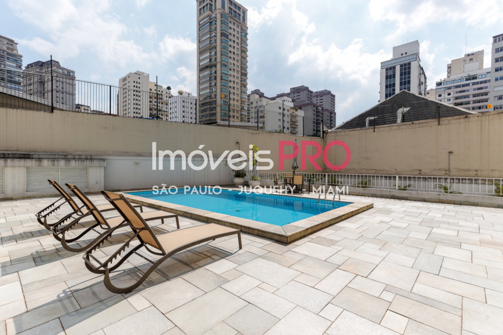 Foto :: https://assets.imoveispro.com.br/thumb/IP40307/apartamento-venda-itaim-bibi_IP40307_35_1920x1080.jpg?