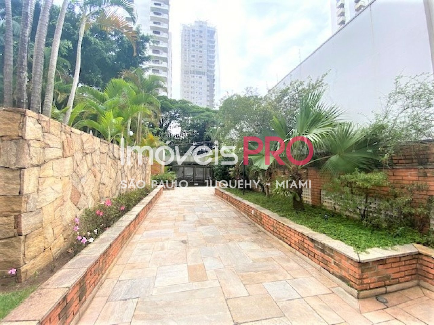 Foto :: https://assets.imoveispro.com.br/thumb/IP40308/apartamento-venda-campo-belo_IP40308_77_1920x1080.jpg?