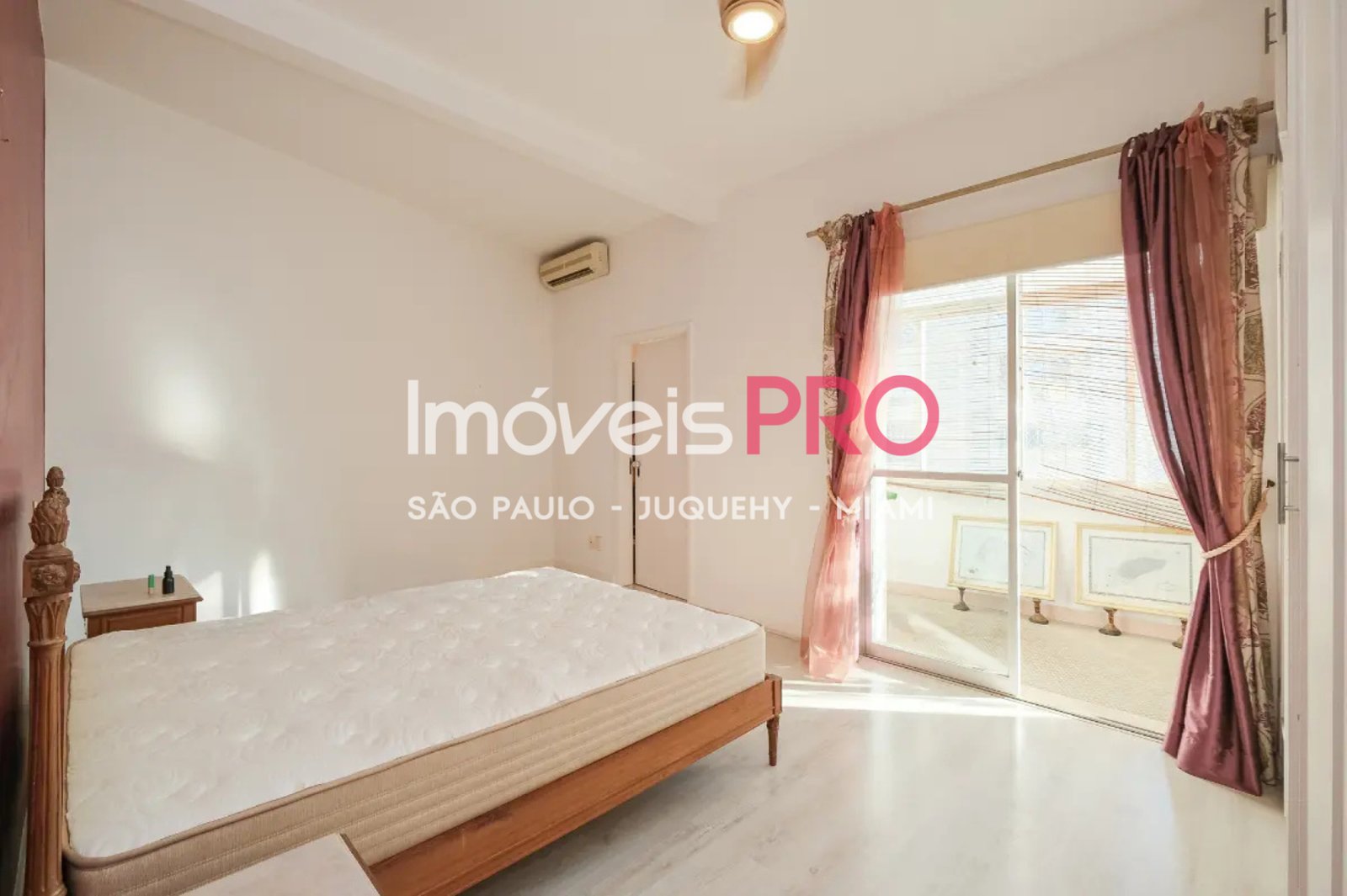 Foto :: IP40310