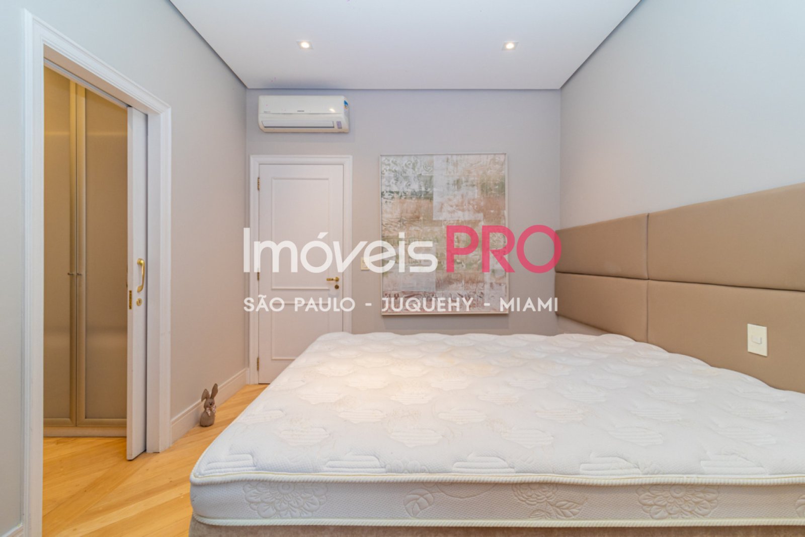 Foto :: https://assets.imoveispro.com.br/thumb/IP40331/apartamento-venda-moema_IP40331_29_1920x1080.jpg?
