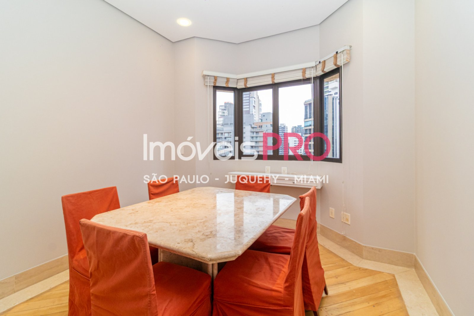 Foto :: https://assets.imoveispro.com.br/thumb/IP40331/apartamento-venda-moema_IP40331_59_1920x1080.jpg?
