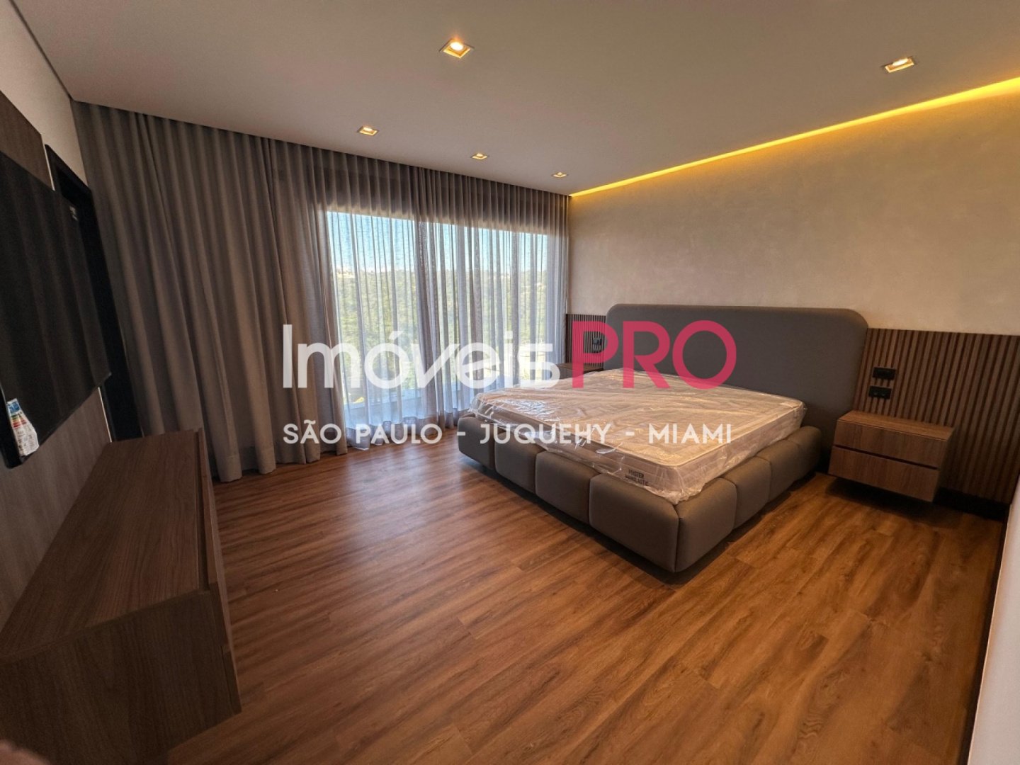 Foto :: IP40333