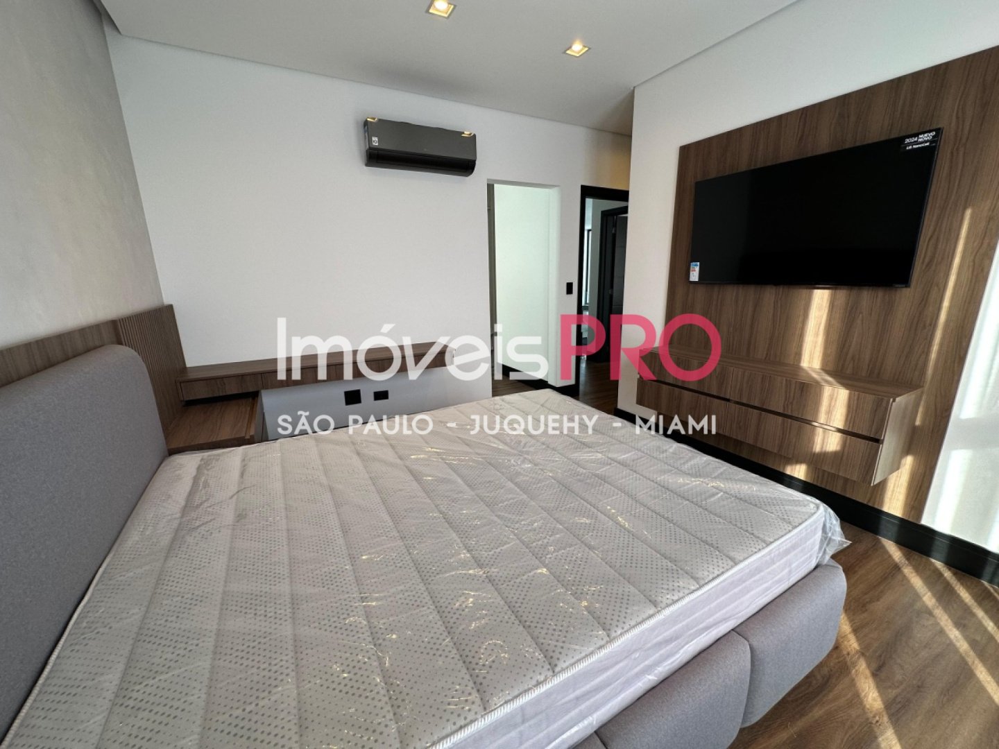 Foto :: IP40333