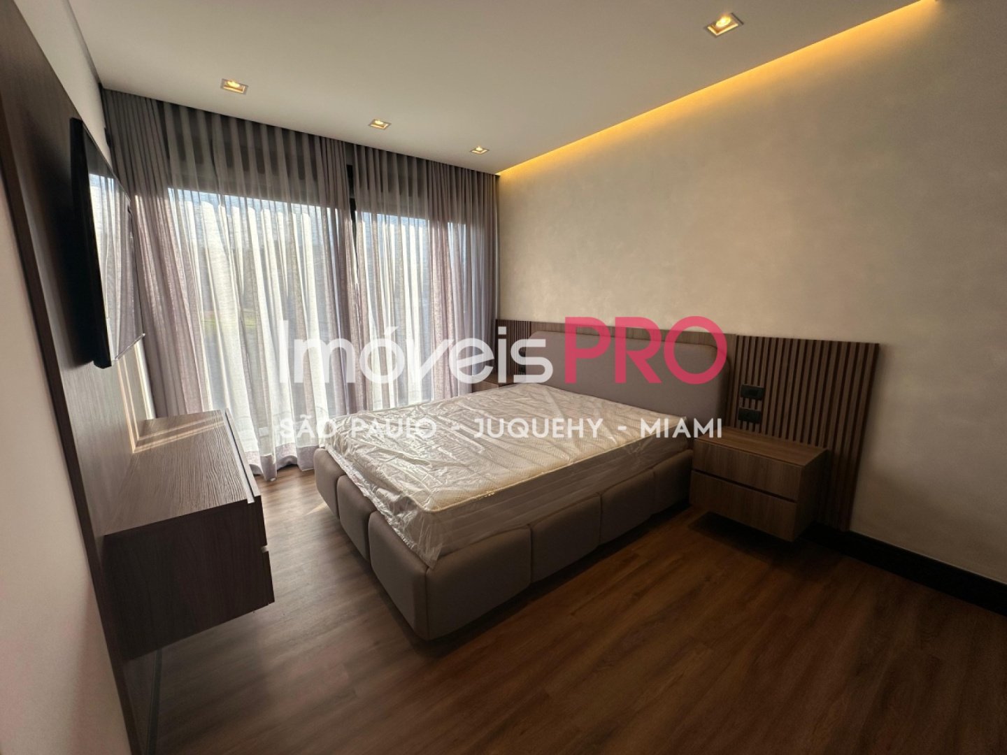 Foto :: IP40333