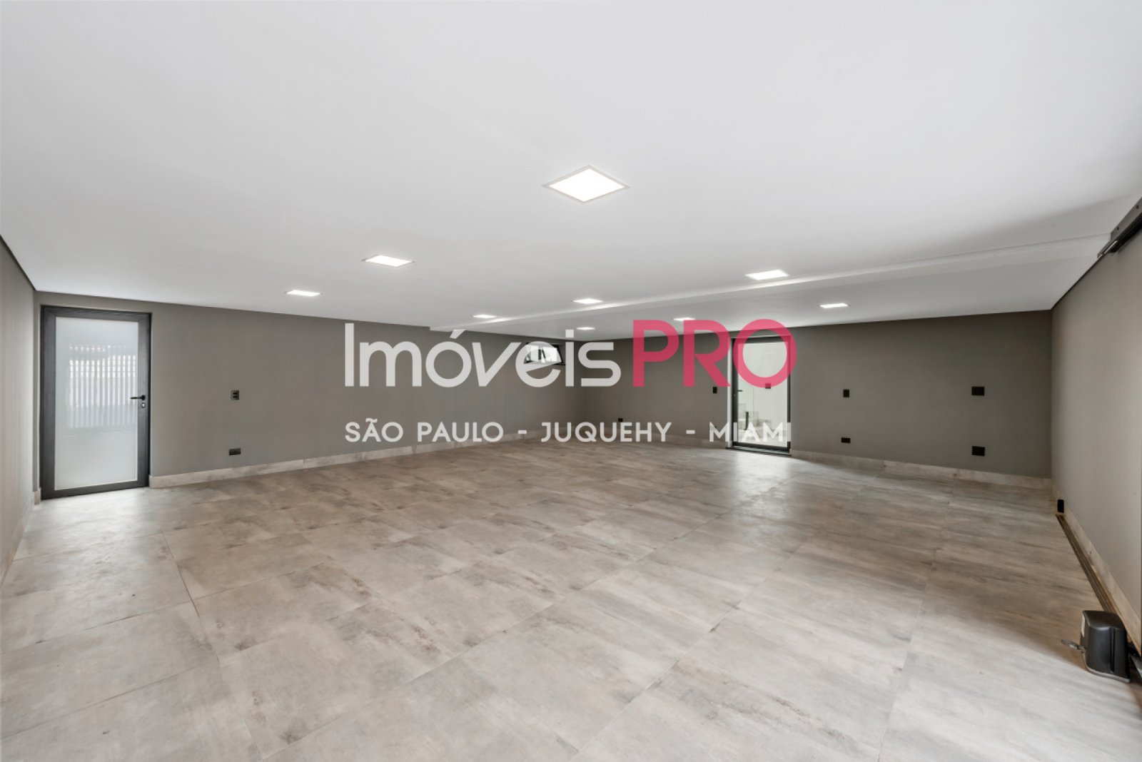 Foto :: https://assets.imoveispro.com.br/thumb/IP40333/condominio-venda-granja-viana_IP40333_35_1920x1080.jpg?