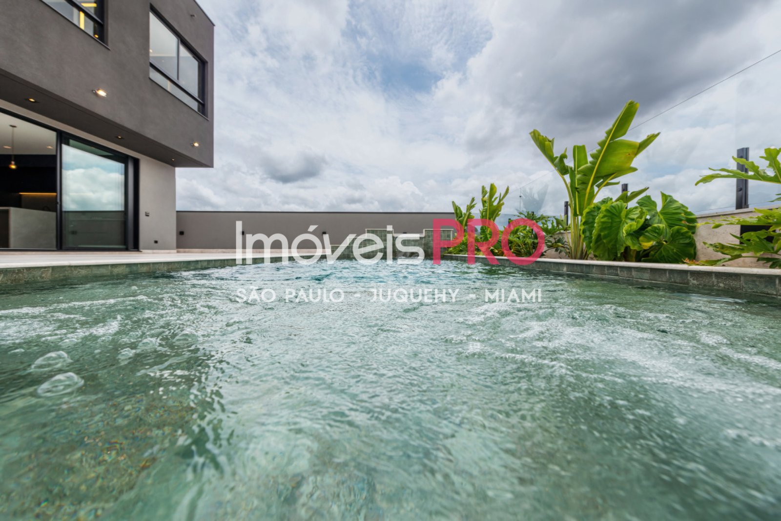 Foto :: IP40333