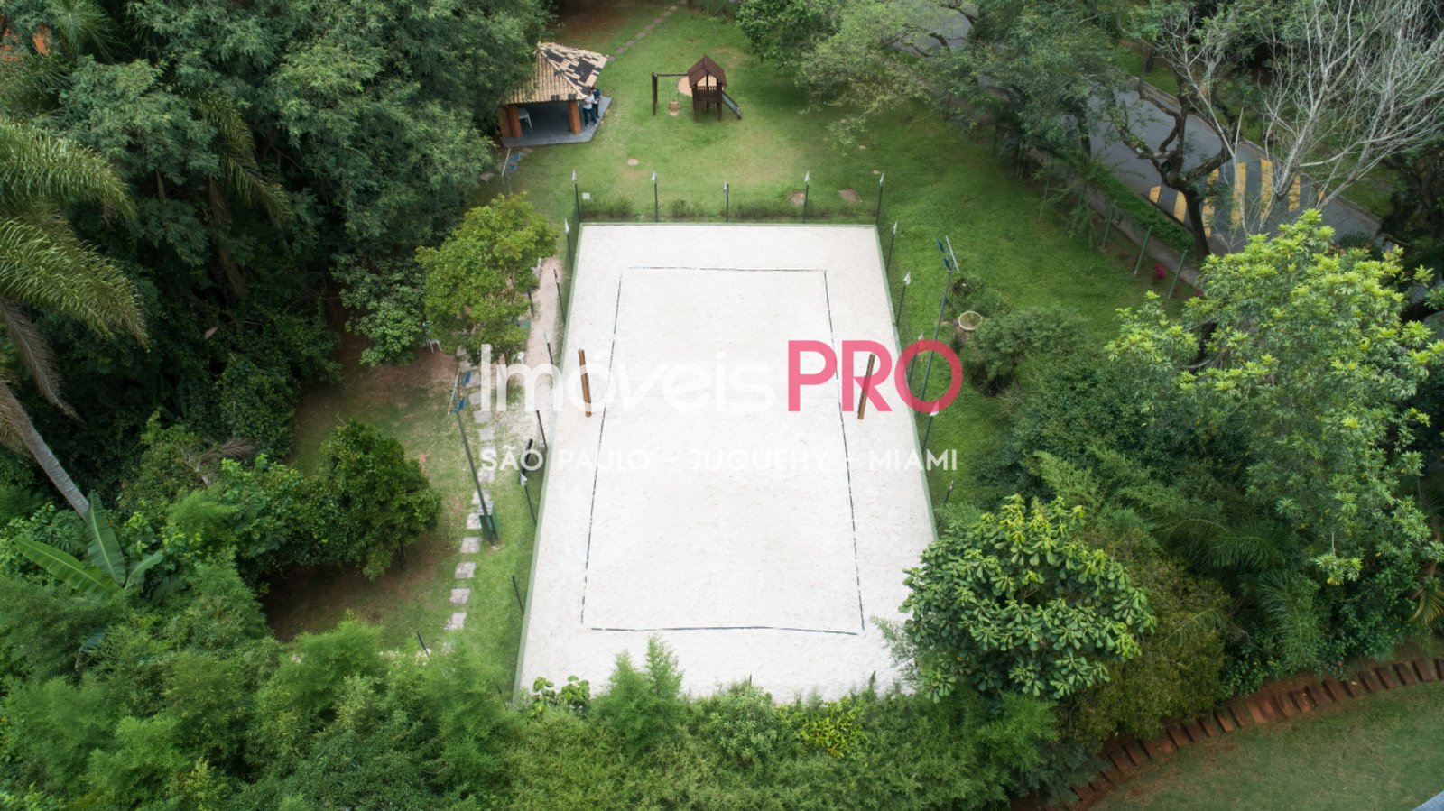 Foto :: https://assets.imoveispro.com.br/thumb/IP40336/condominio-venda-granja-viana_IP40336_29_1920x1080.jpg?