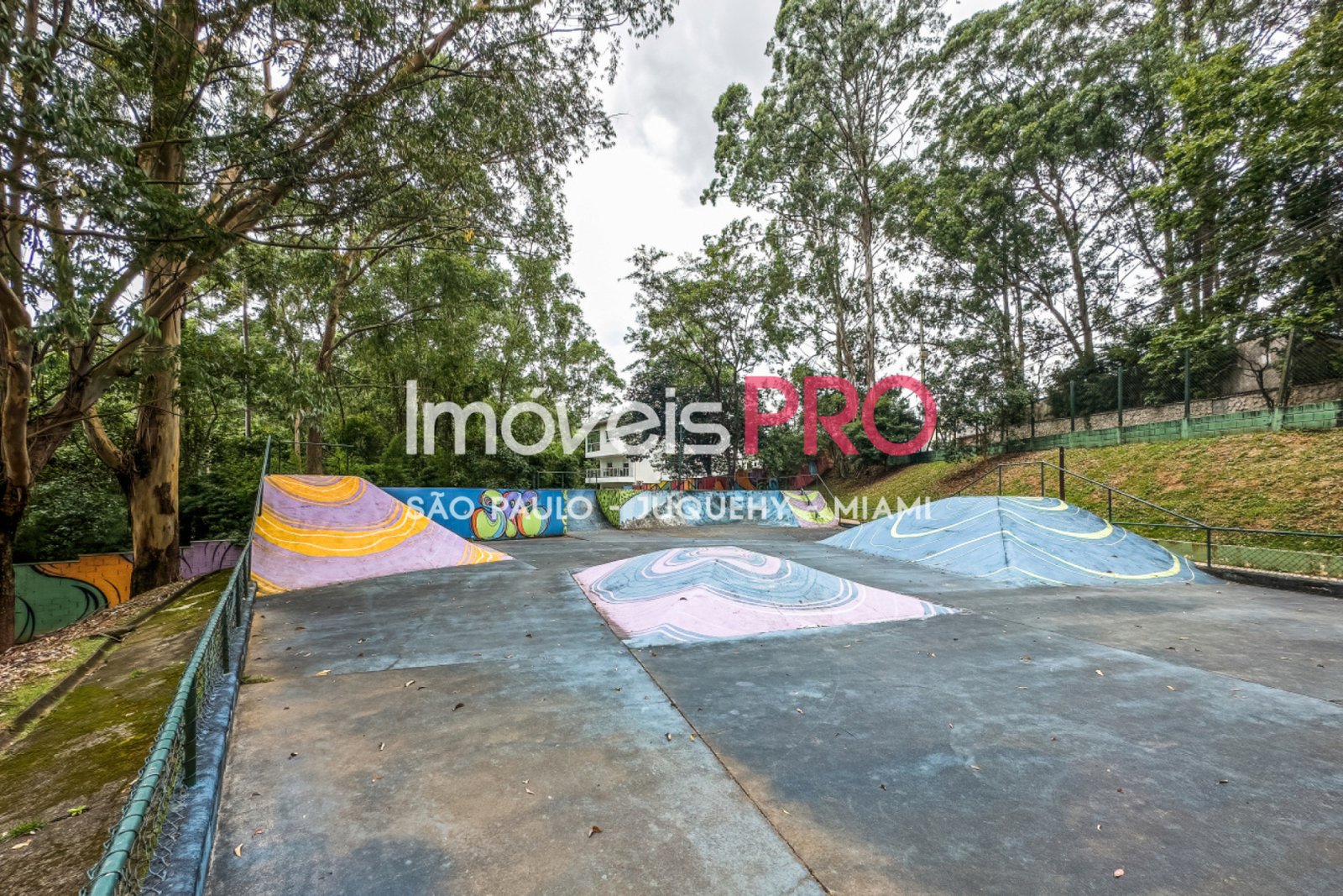 Foto :: https://assets.imoveispro.com.br/thumb/IP40336/condominio-venda-granja-viana_IP40336_41_1920x1080.jpg?