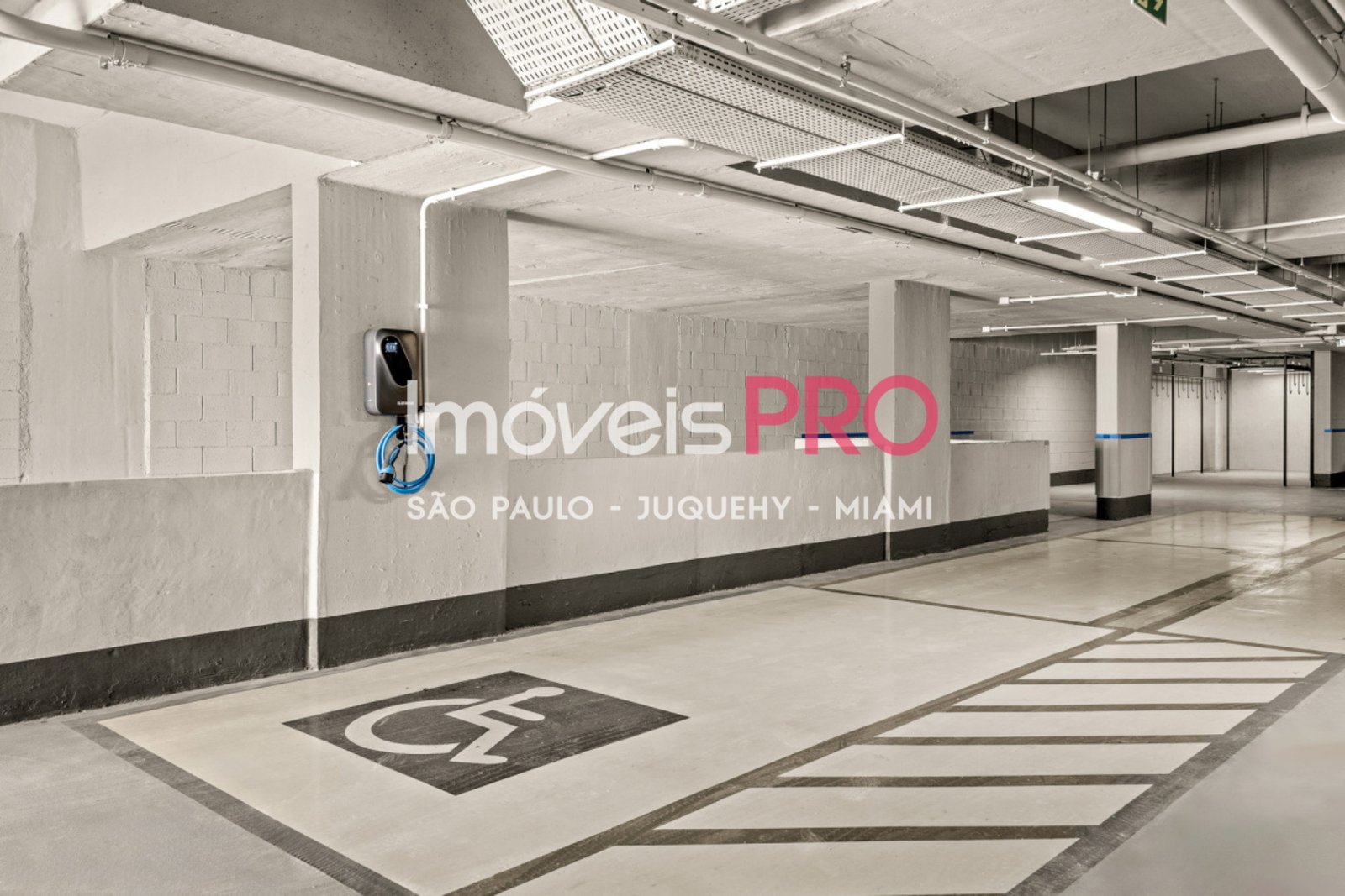Foto :: https://assets.imoveispro.com.br/thumb/IP40343/cobertura-duplex-venda-brooklin_IP40343_11_1920x1080.jpg?
