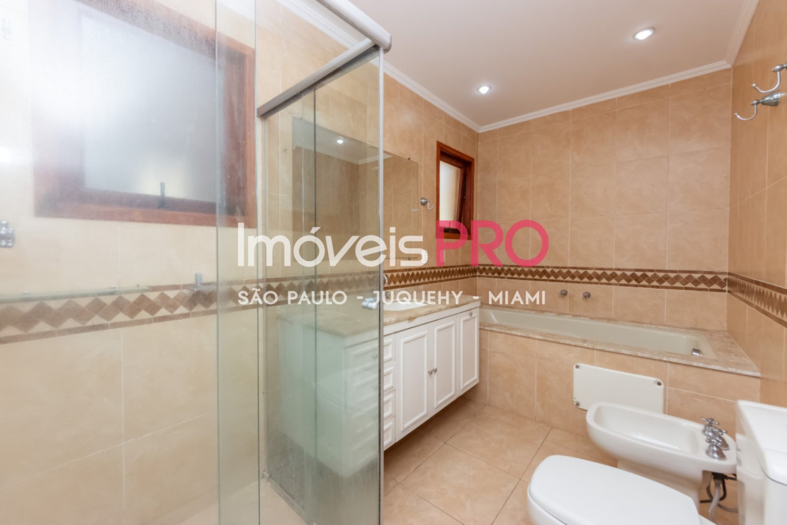 Foto :: IP40355