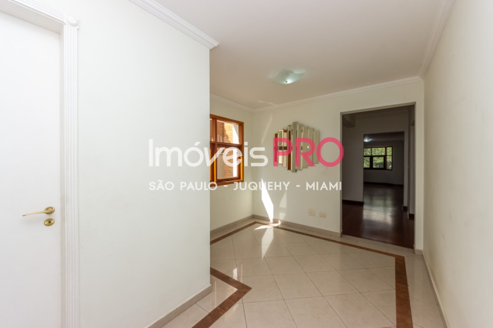 Foto :: IP40355