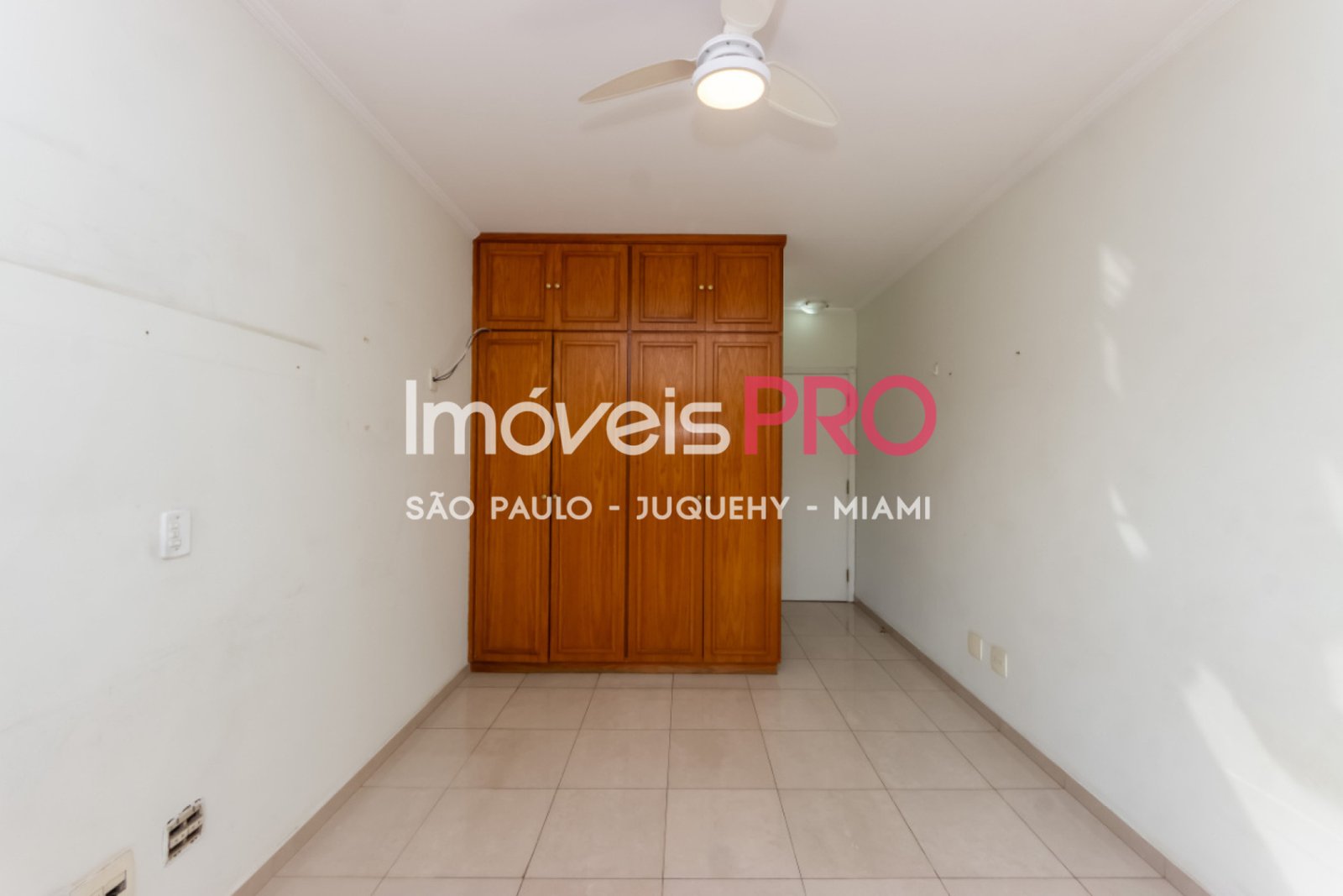Foto :: IP40355