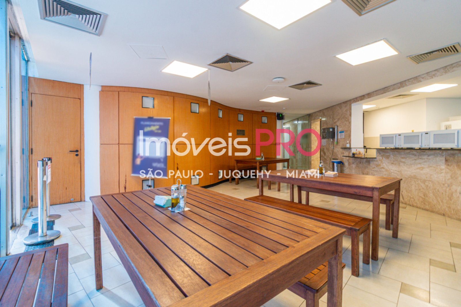 Foto :: https://assets.imoveispro.com.br/thumb/IP40363/predio-venda-centro_IP40363_29_1920x1080.jpg?