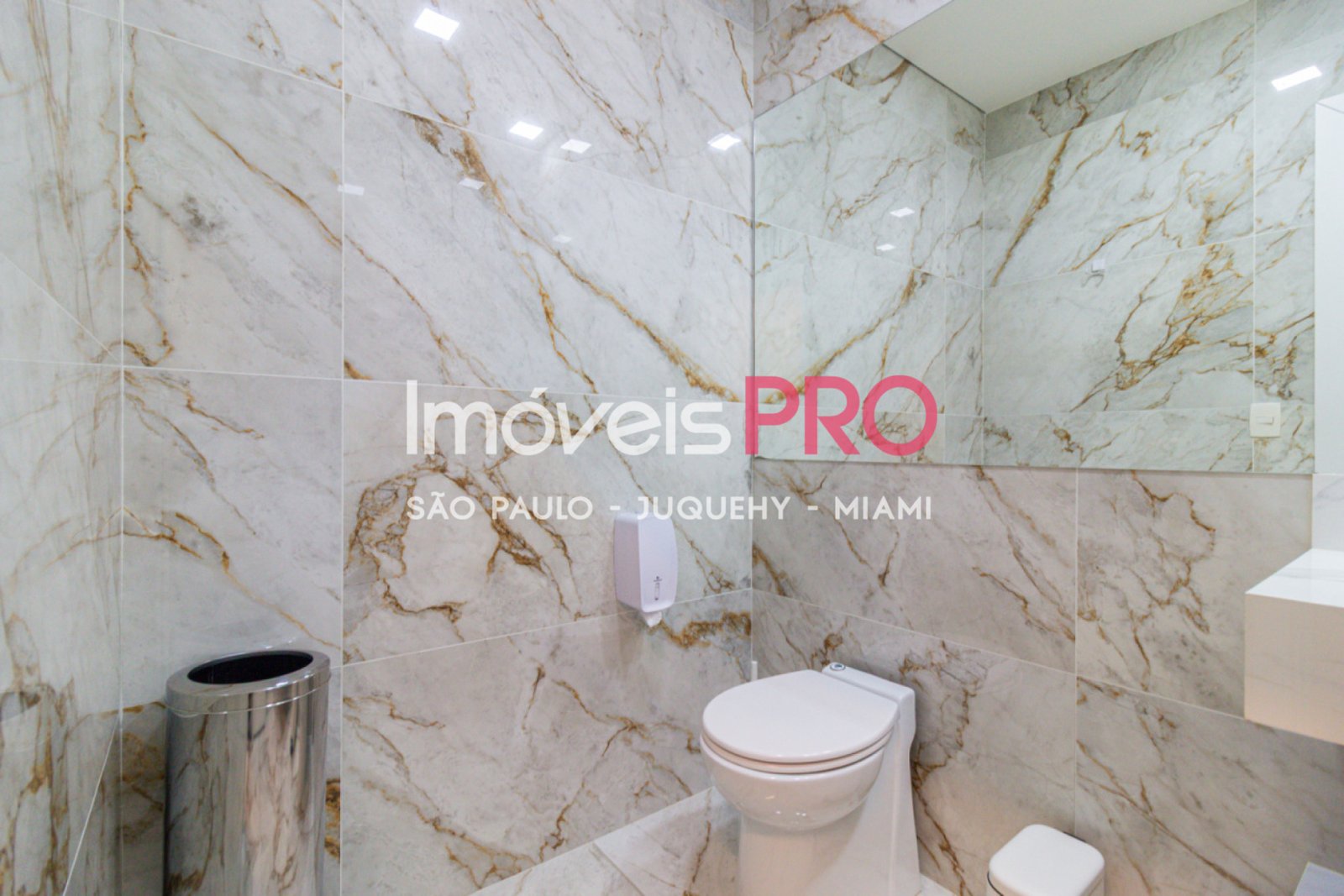 Foto :: IP40365