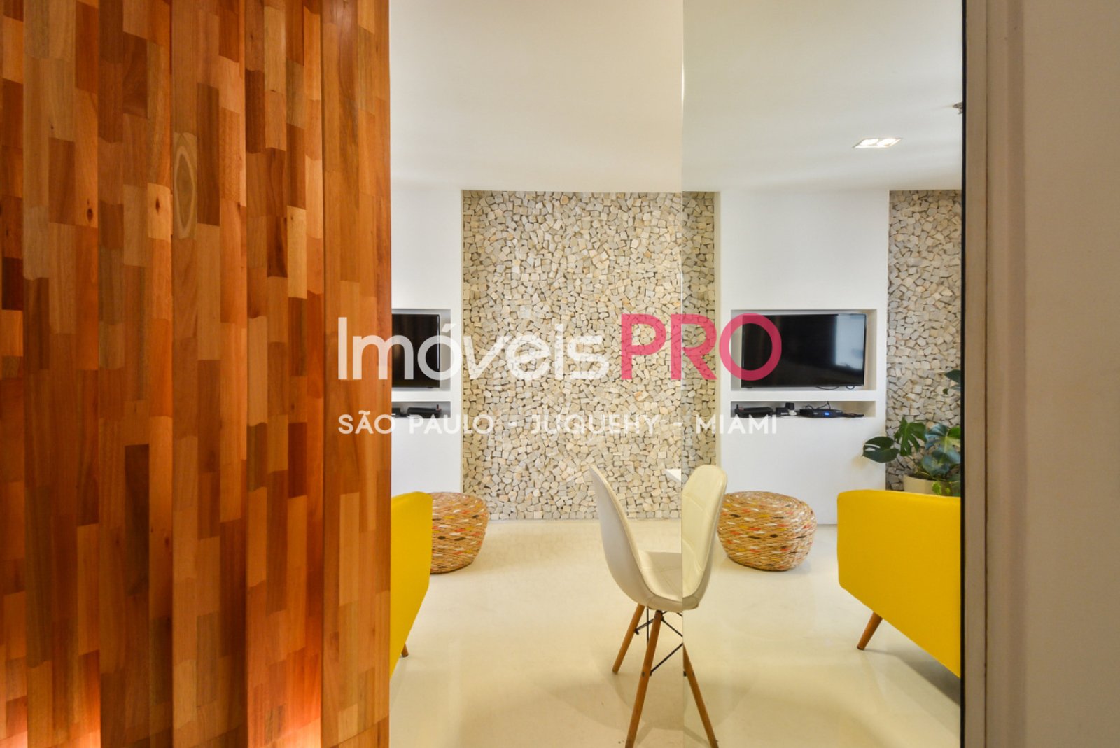 Foto :: https://assets.imoveispro.com.br/thumb/IP40373/apartamento-venda-itaim-bibi_IP40373_11_1920x1080.jpg?