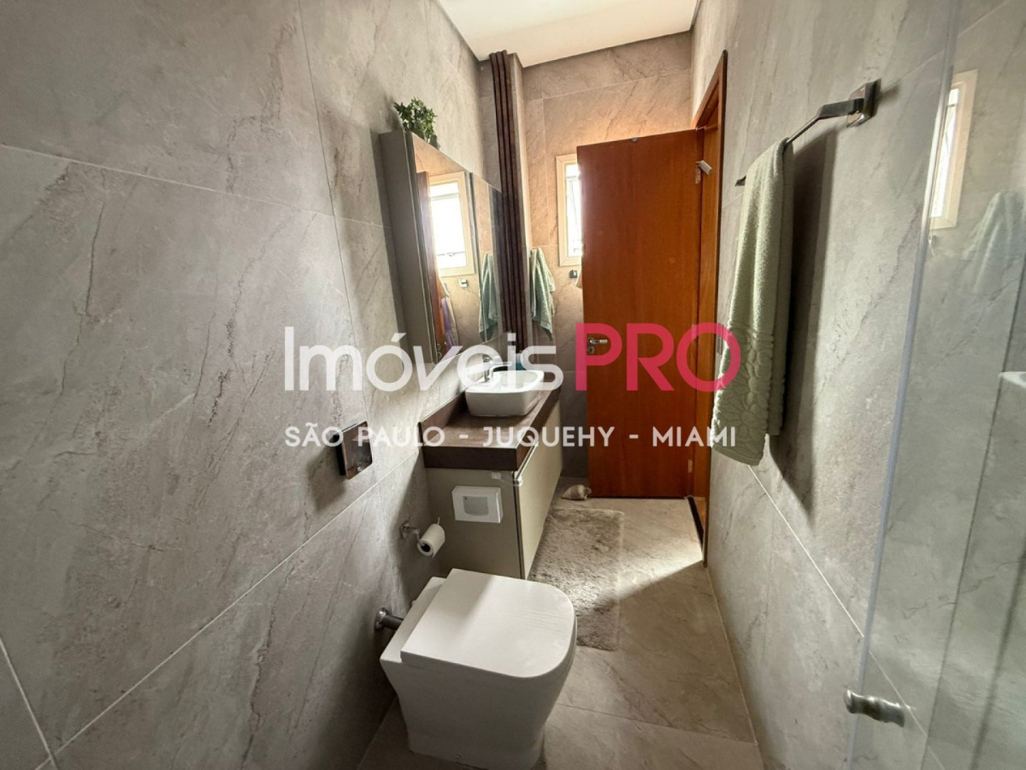 Foto :: IP40377