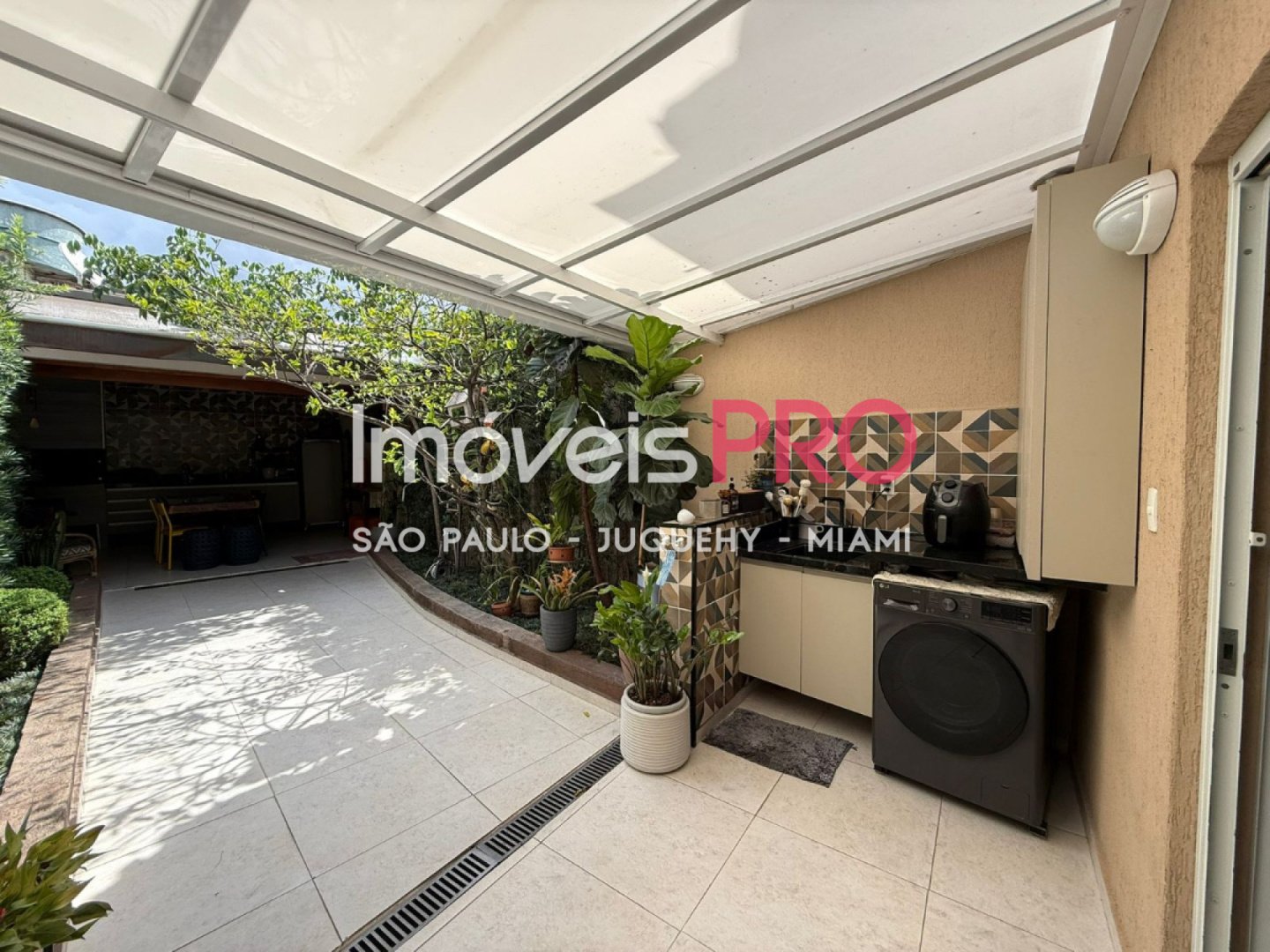 Foto :: IP40377