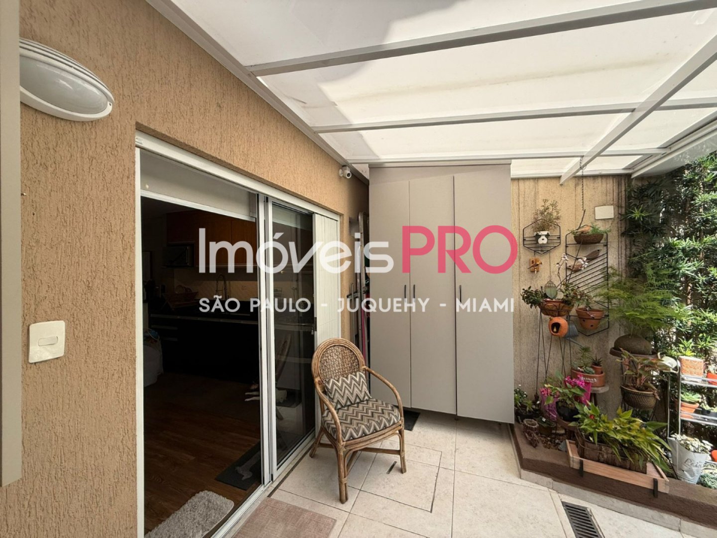 Foto :: https://assets.imoveispro.com.br/thumb/IP40377/casa-venda-bosque-da-saude_IP40377_29_1920x1080.jpg?