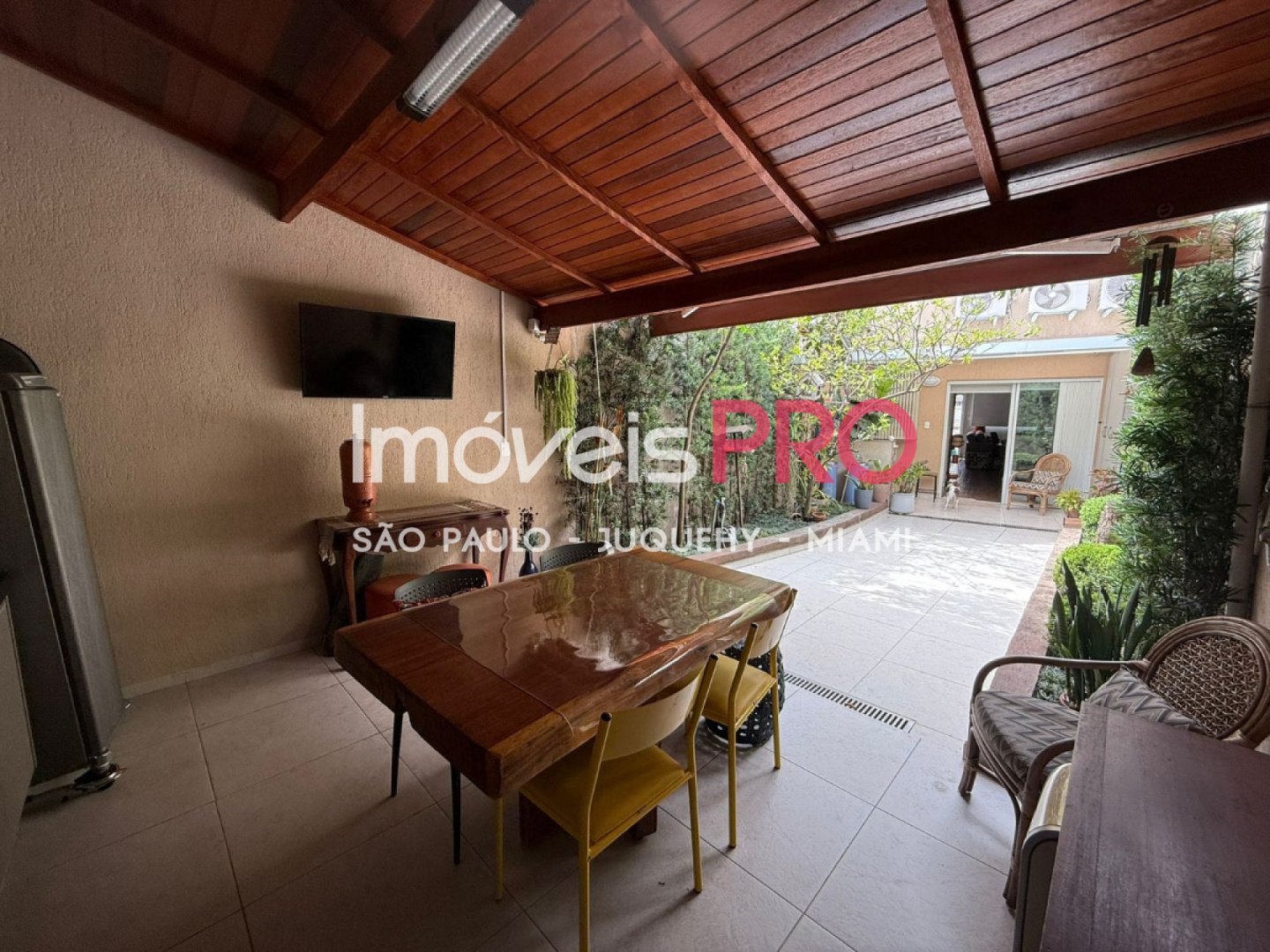 Foto :: https://assets.imoveispro.com.br/thumb/IP40377/casa-venda-bosque-da-saude_IP40377_35_1920x1080.jpg?