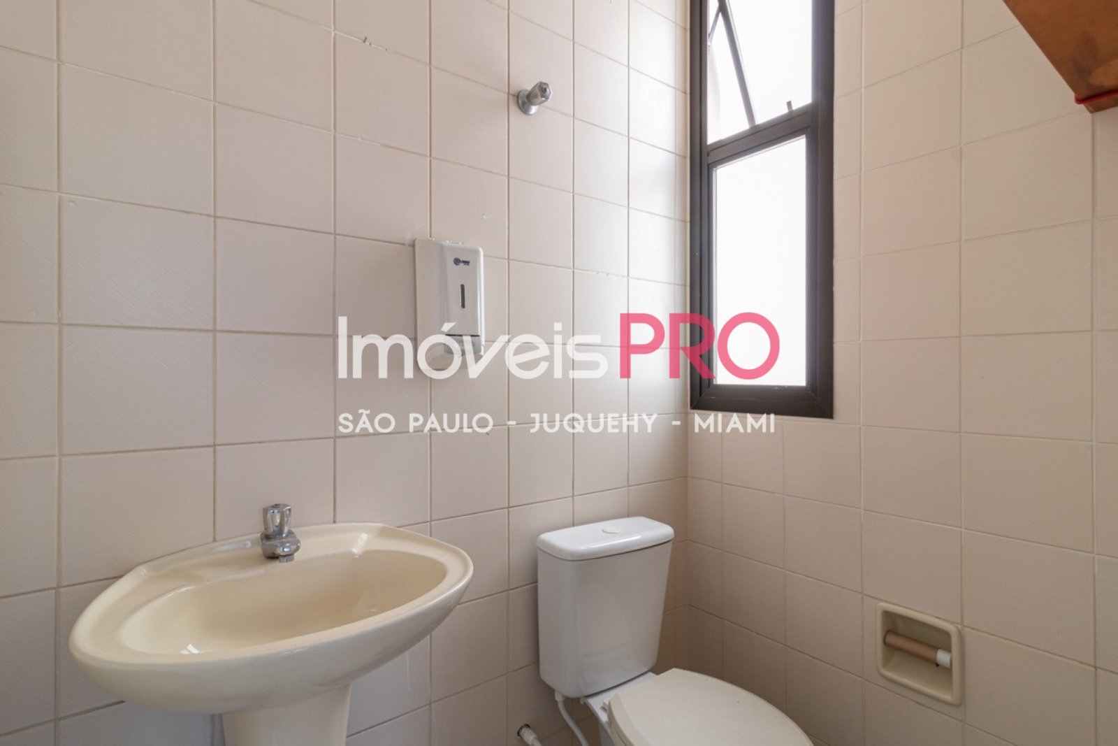Foto :: IP40378