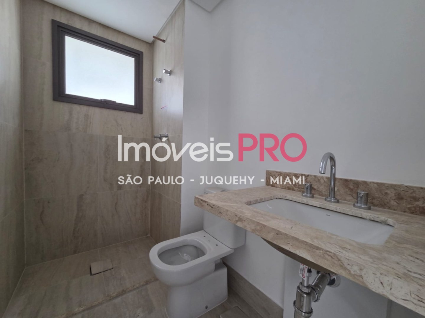 Foto :: IP40380