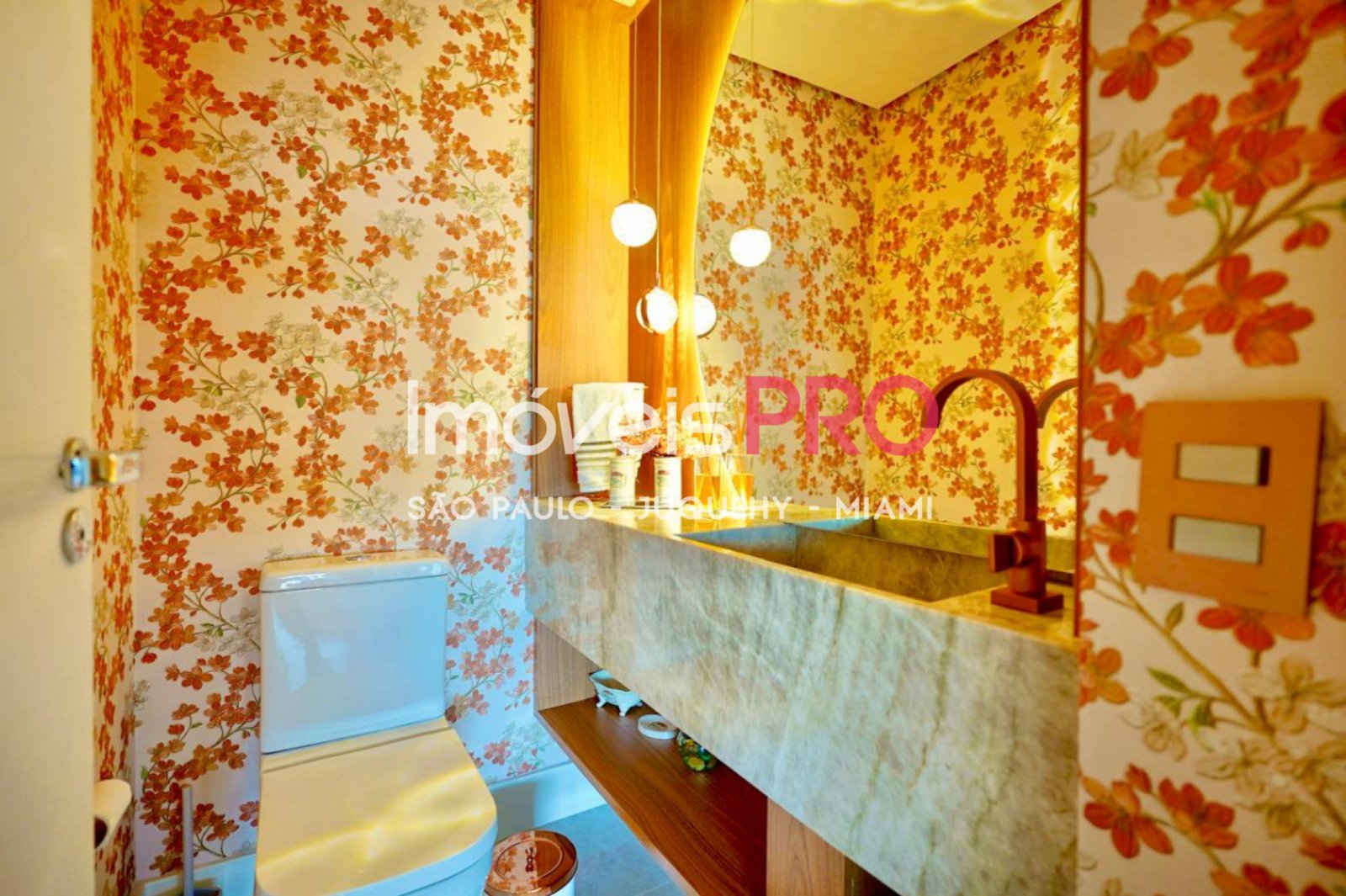 Foto :: IP40387