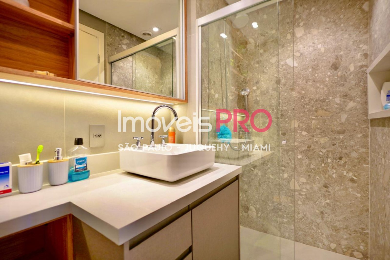 Foto :: IP40387