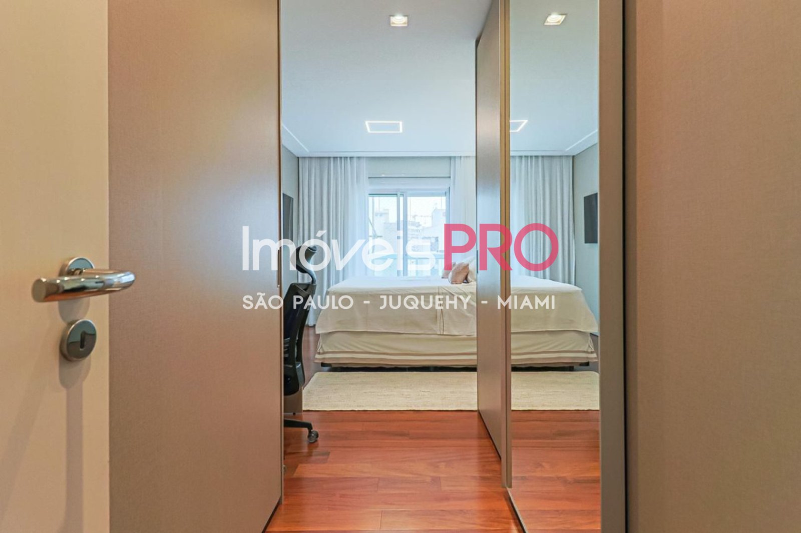 Foto :: IP40396