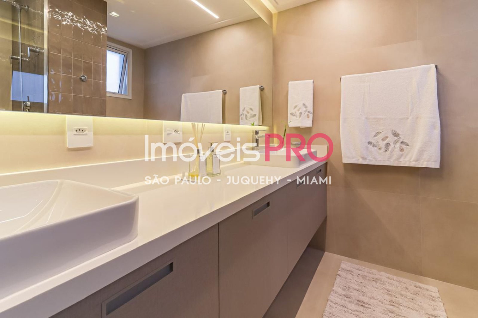 Foto :: IP40396