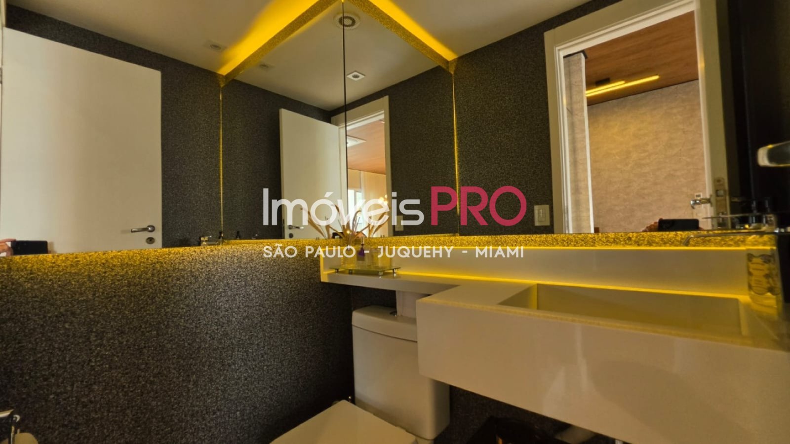 Foto :: IP40397