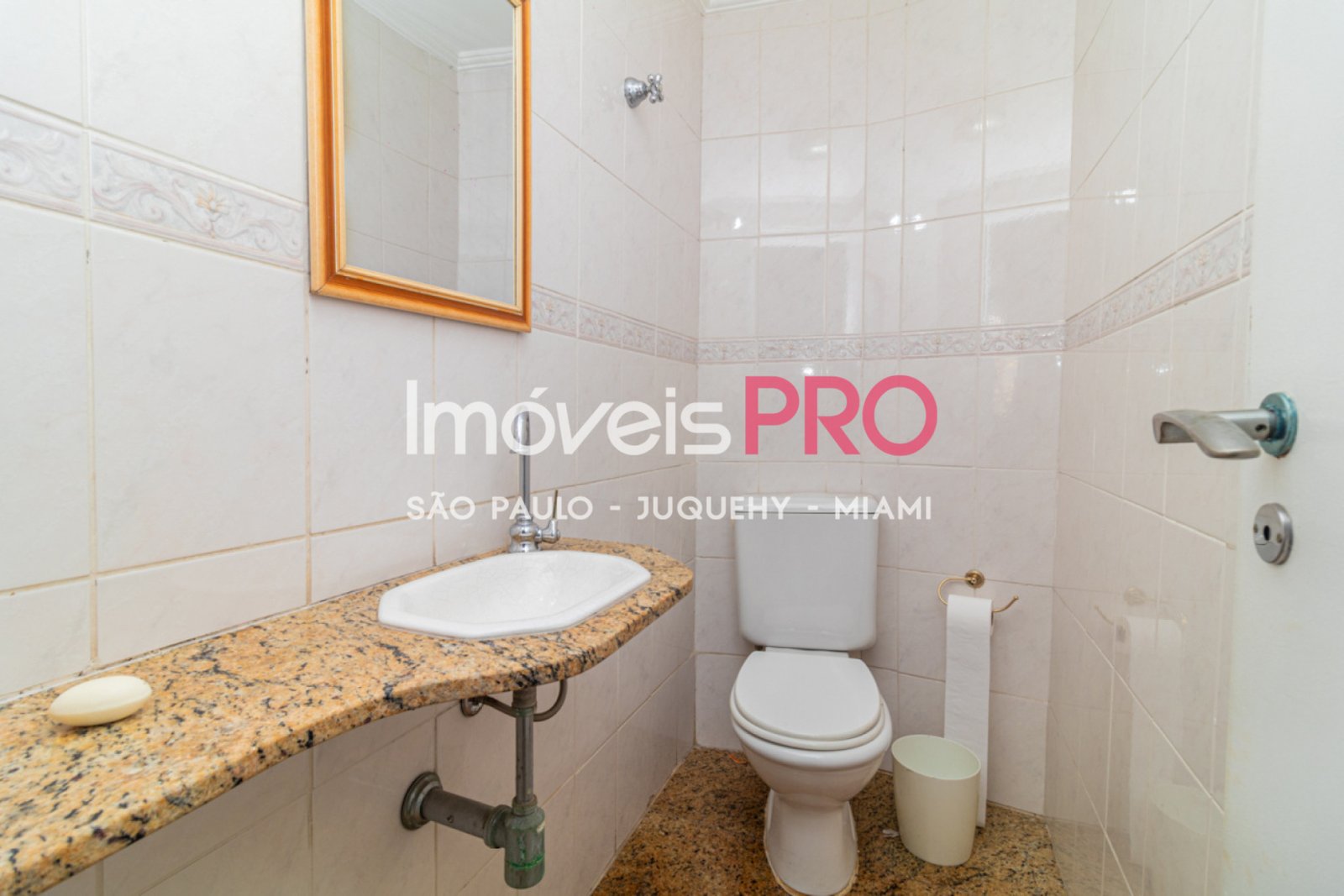 Foto :: IP40399