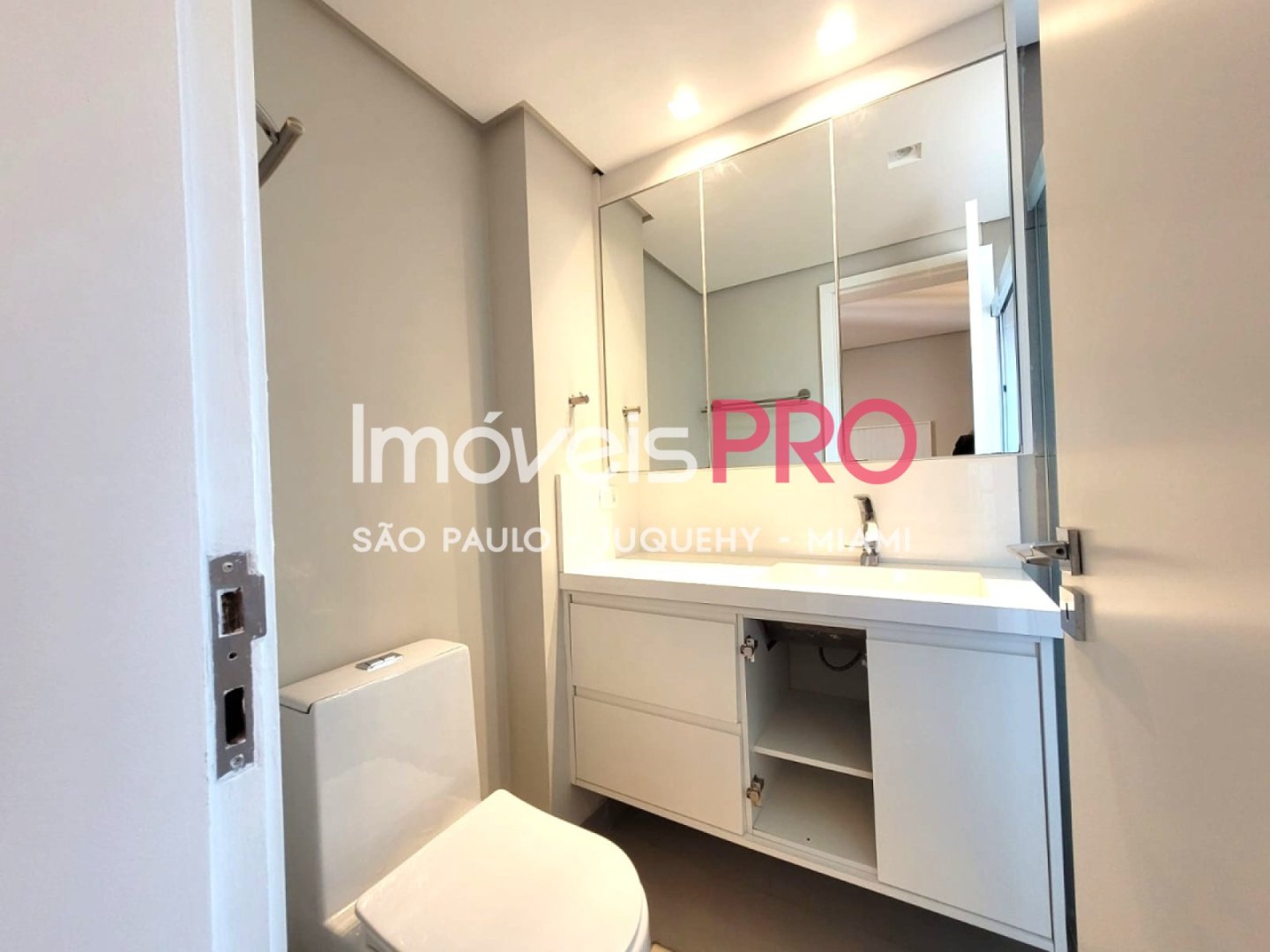 Foto :: IP40407