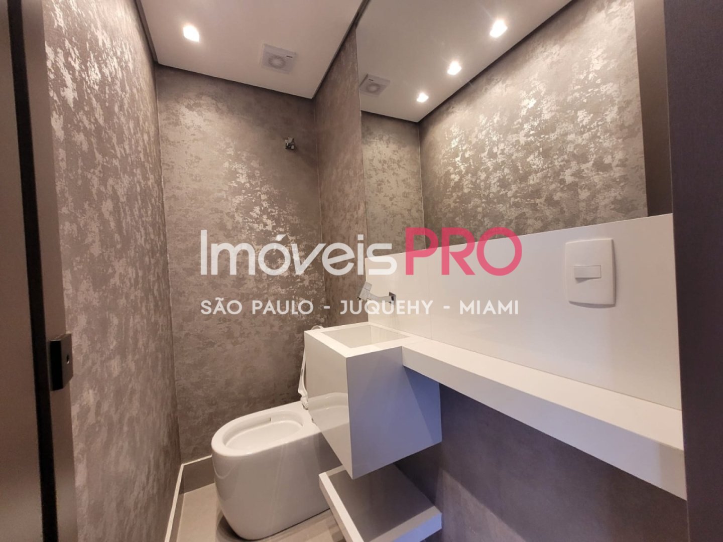 Foto :: IP40407