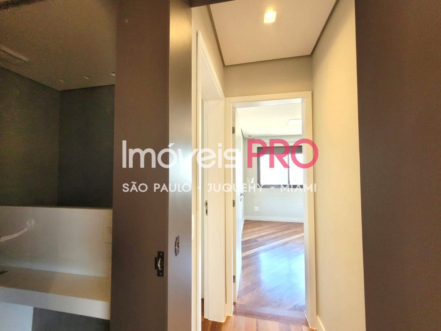 Foto :: IP40407